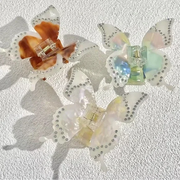 Butterfly Pearly Light Blue Hair Clip - Picture 5 of 7